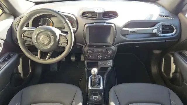 Jeep Renegade view 11