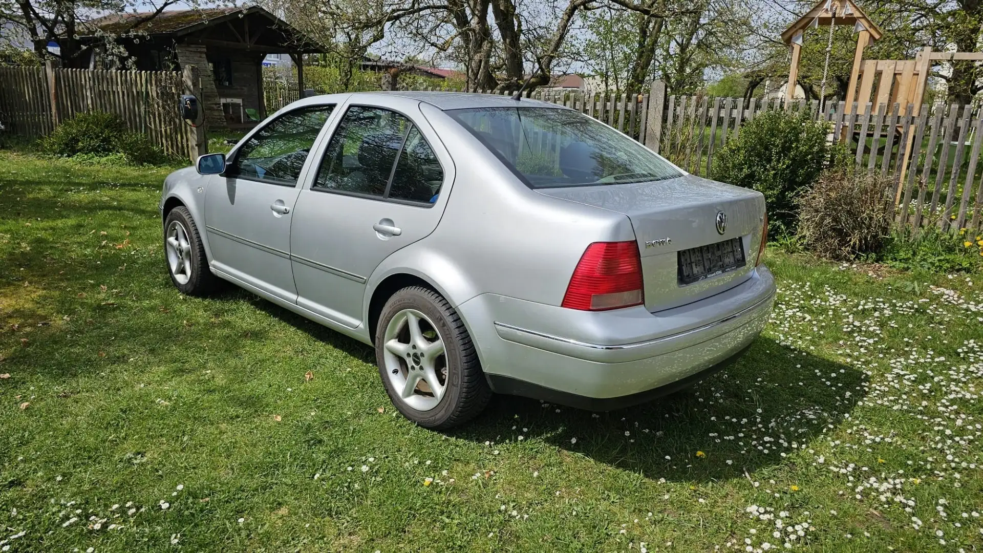 Volkswagen Bora 1.6 Highline - 1