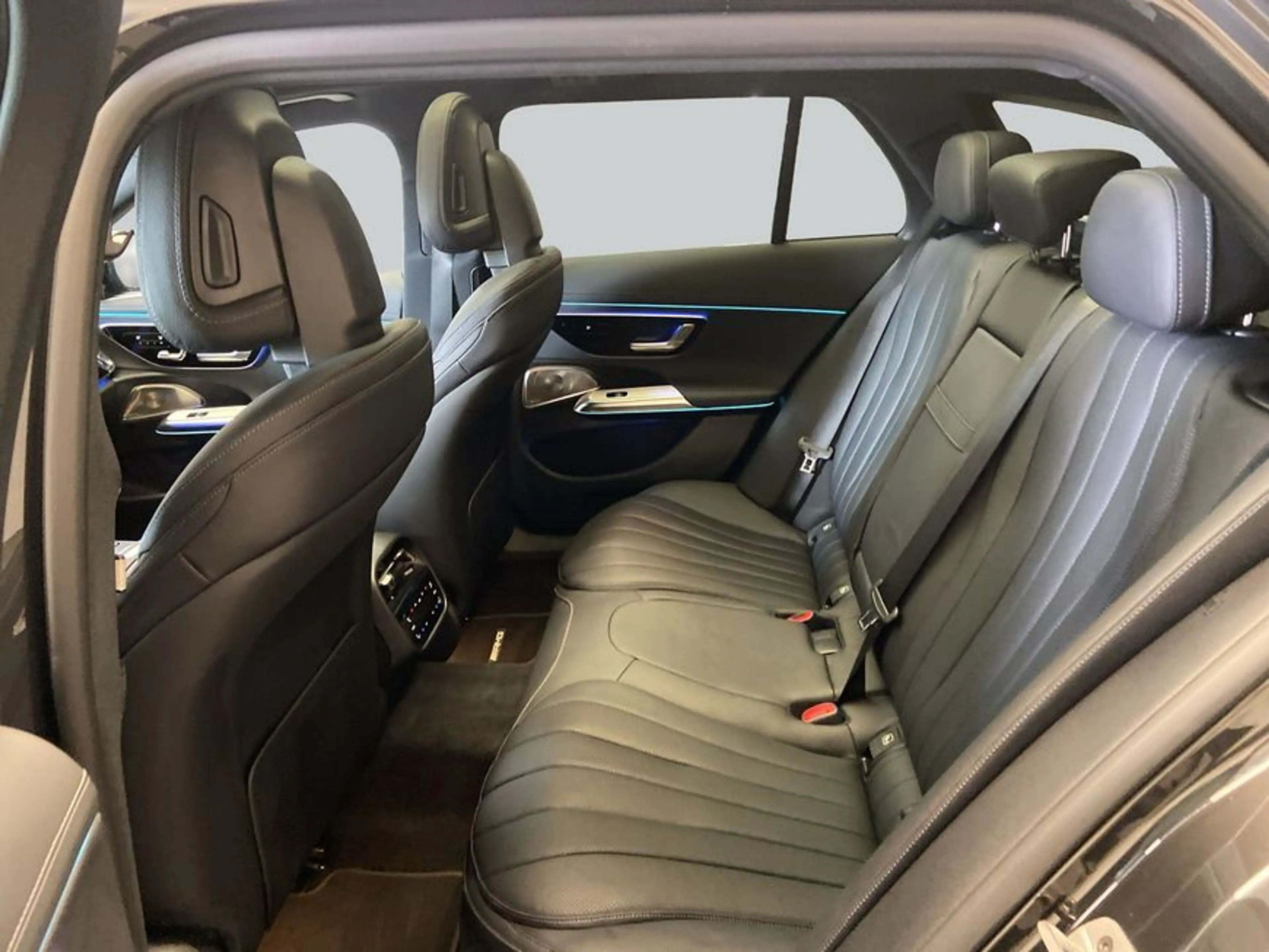 Mercedes-Benz E 450 E-Klasse — photo 11