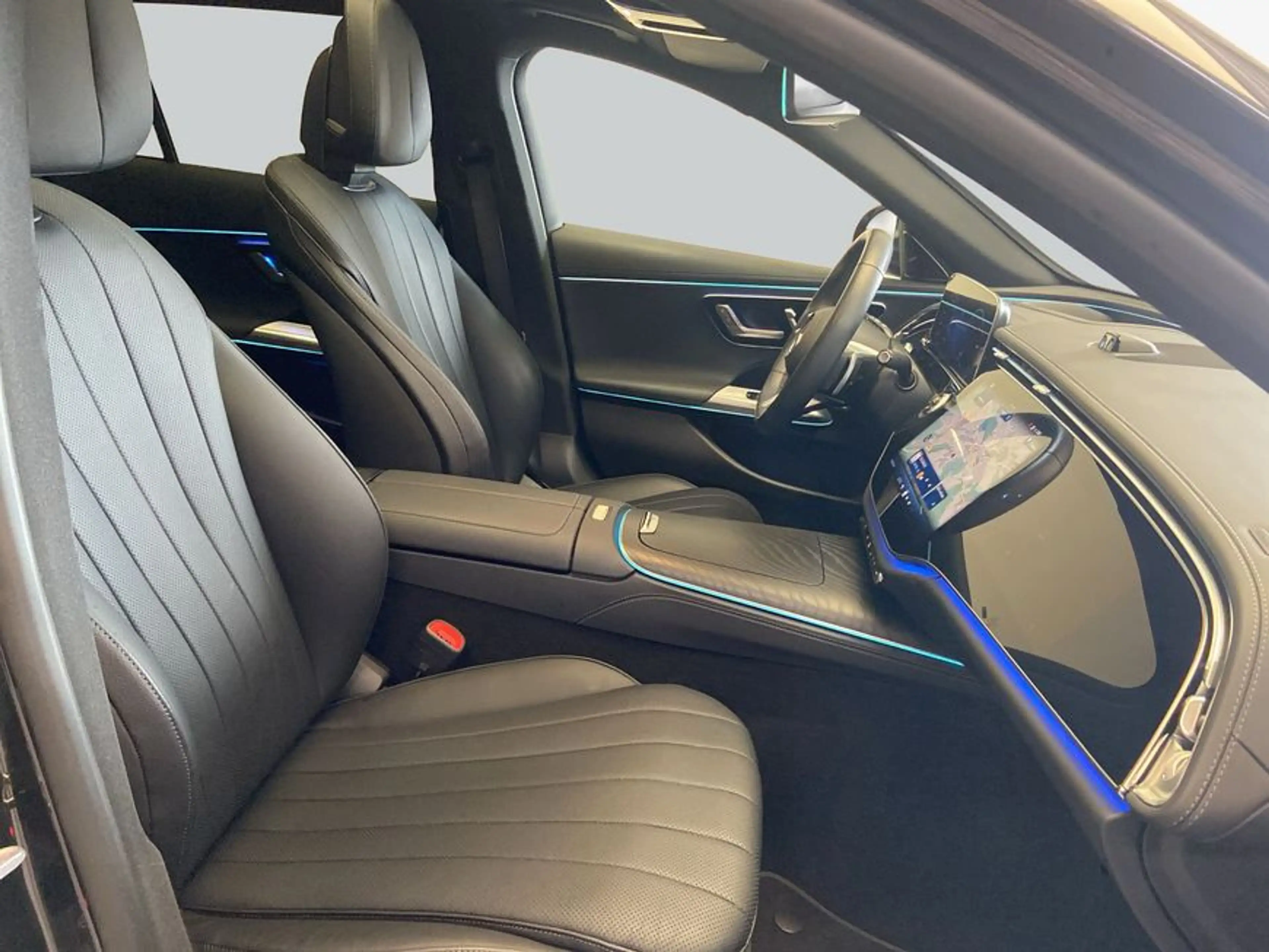 Mercedes-Benz E 450 E-Klasse — photo 12