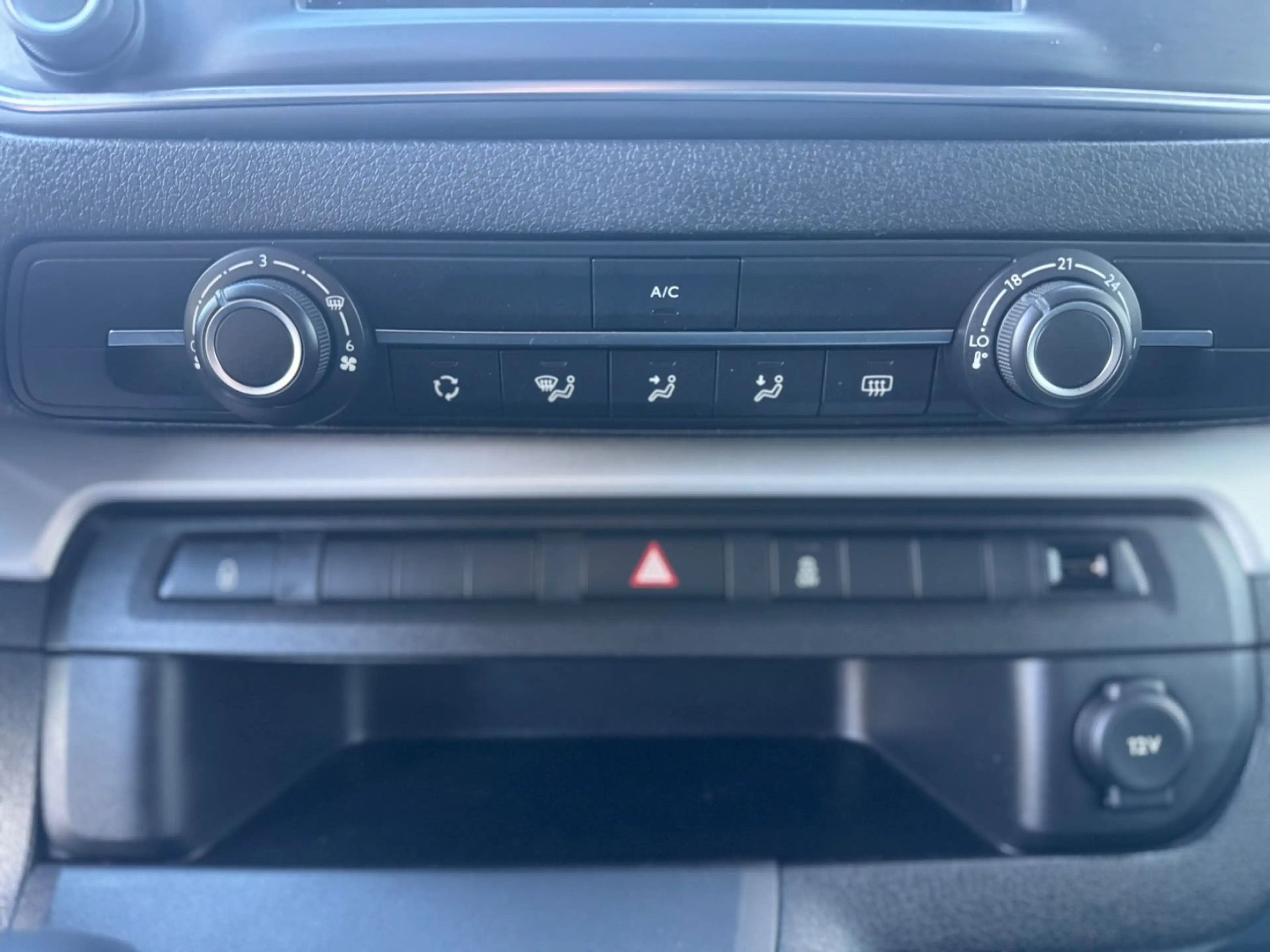 Citroen Spacetourer Business M KLIMA/NAVI/CARPLAY — photo 13