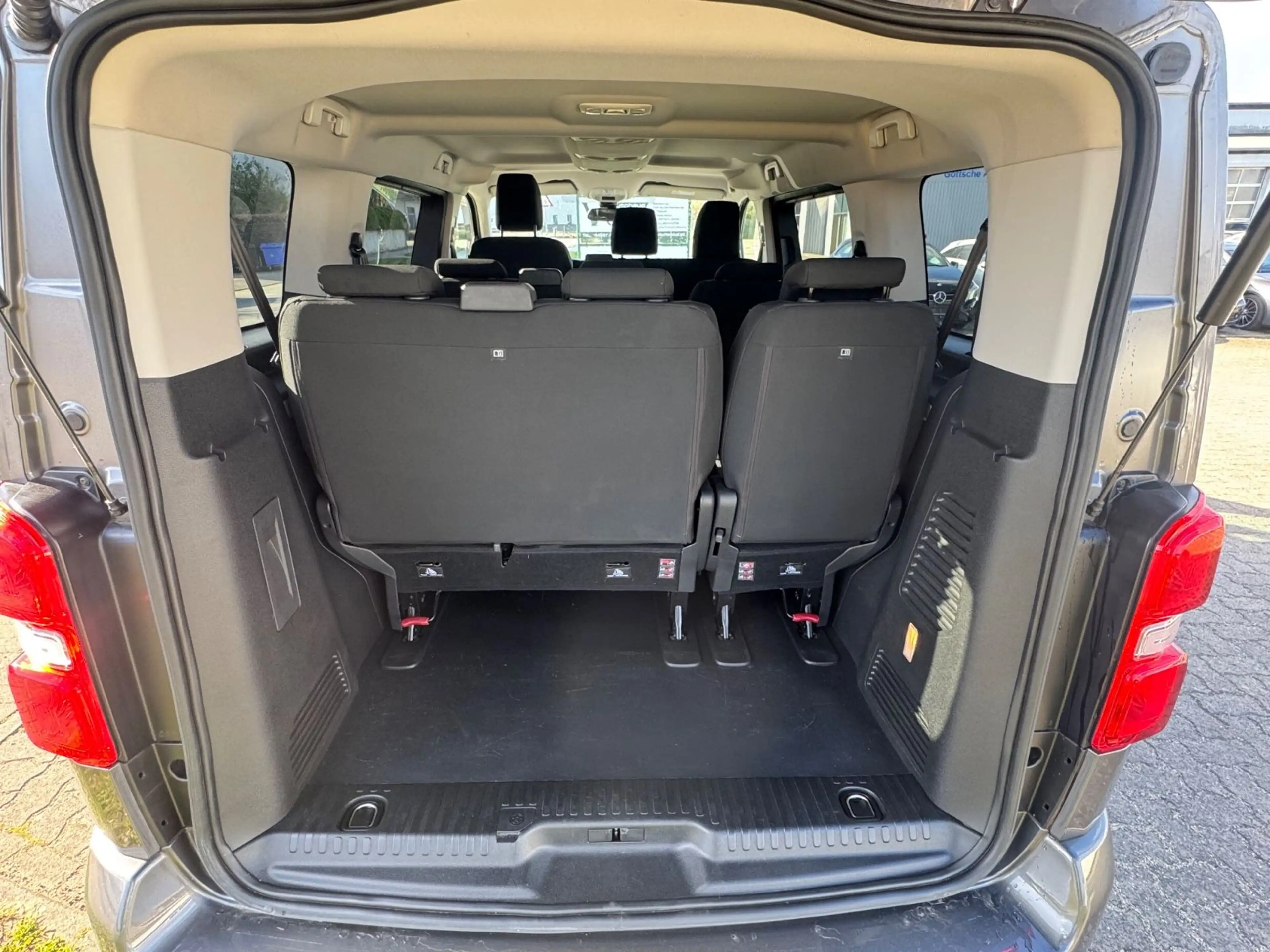 Citroen Spacetourer Business M KLIMA/NAVI/CARPLAY — photo 7