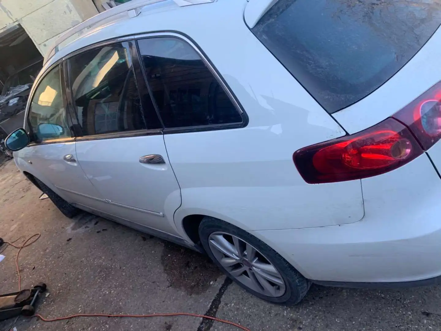 Fiat Croma Croma 1,9 JTD Multijet 150 Dynamic Aut. Dynamic Weiß - 2