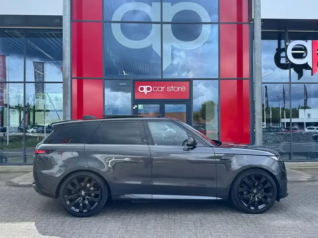 Land Rover Range Rover Sport view 10