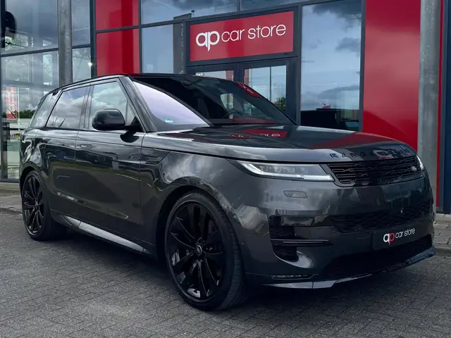 Land Rover Range Rover Sport view 4