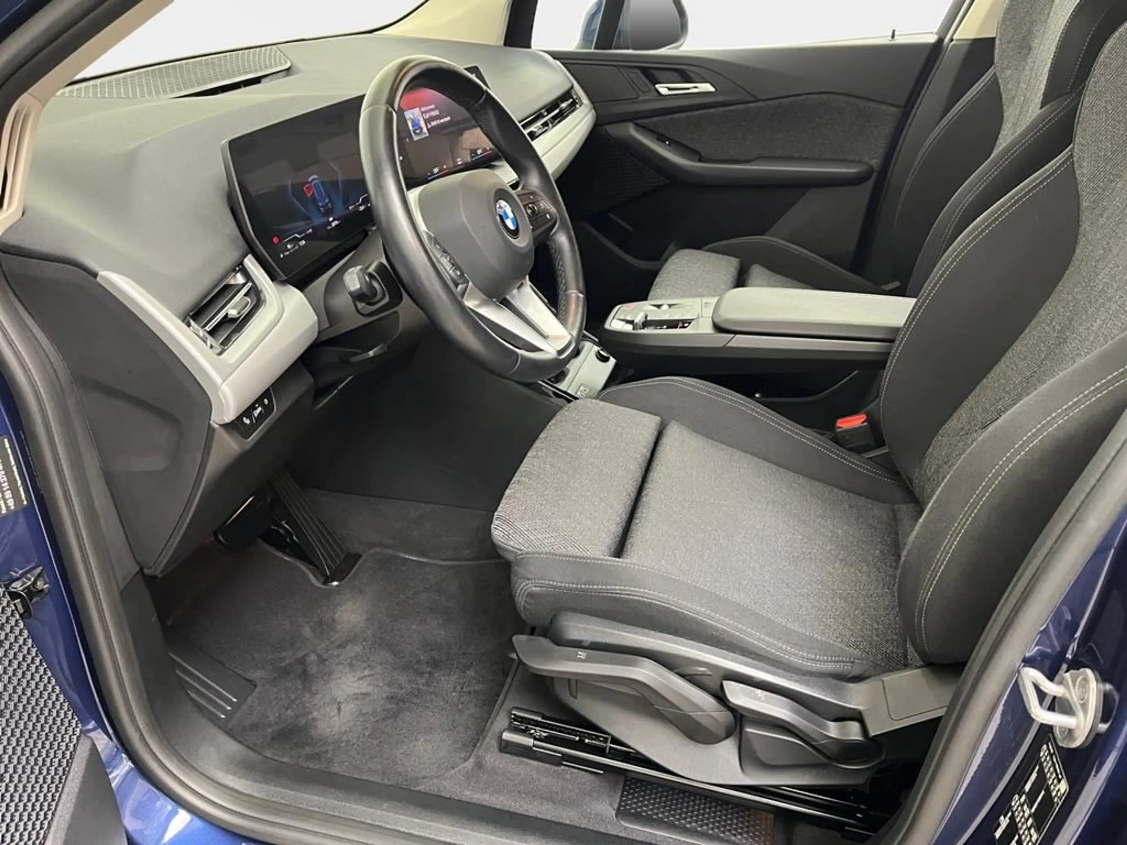 BMW 218 — photo 9