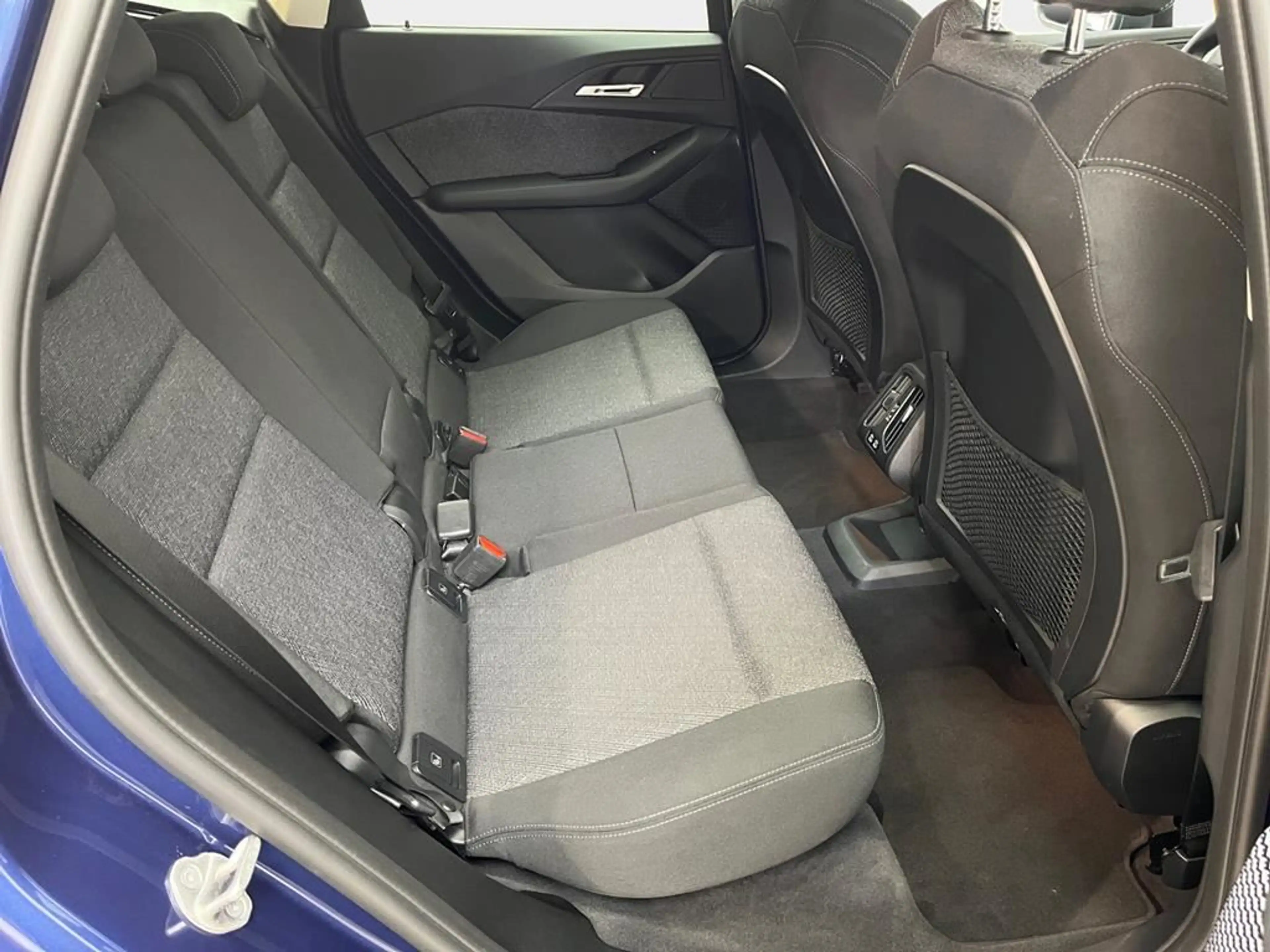 BMW 218 — photo 14