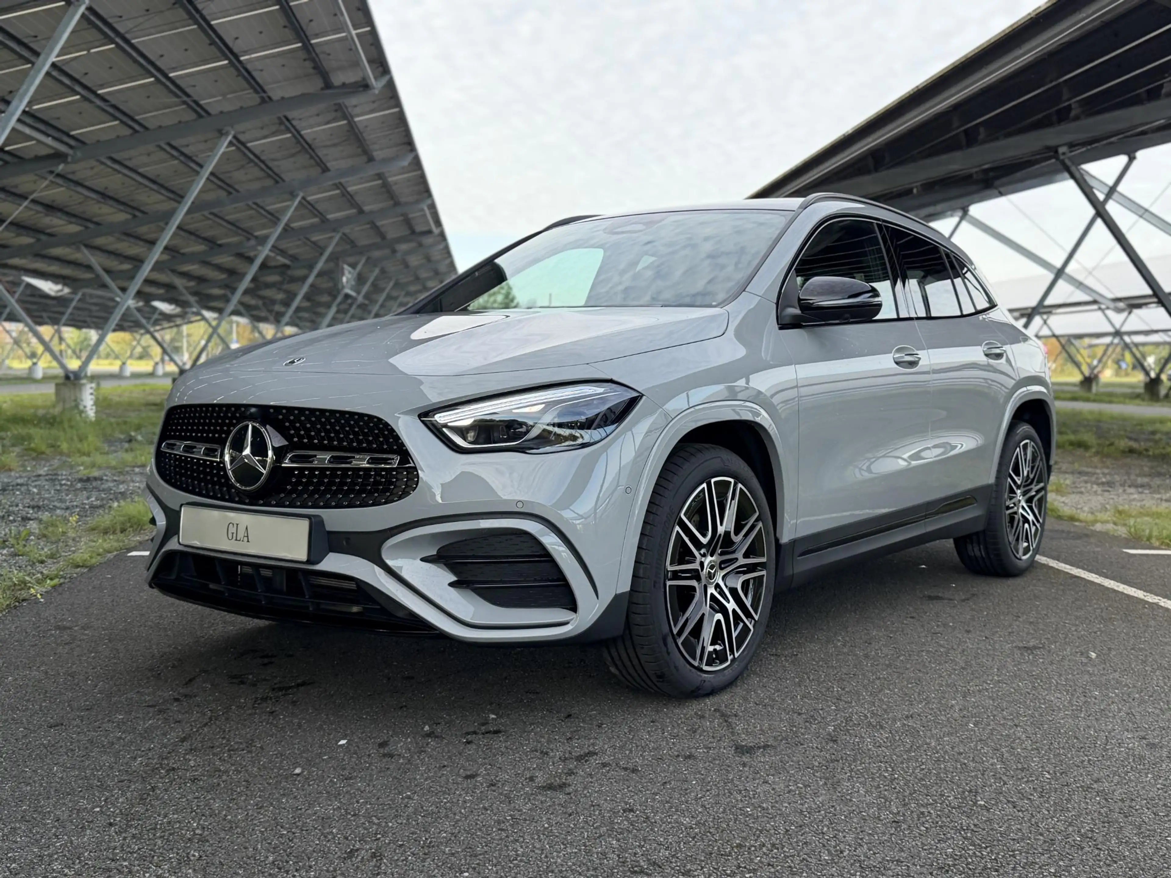 Mercedes-Benz GLA 250 e 140 Years Edition | AMG Line | Night | Panoramad — photo 9