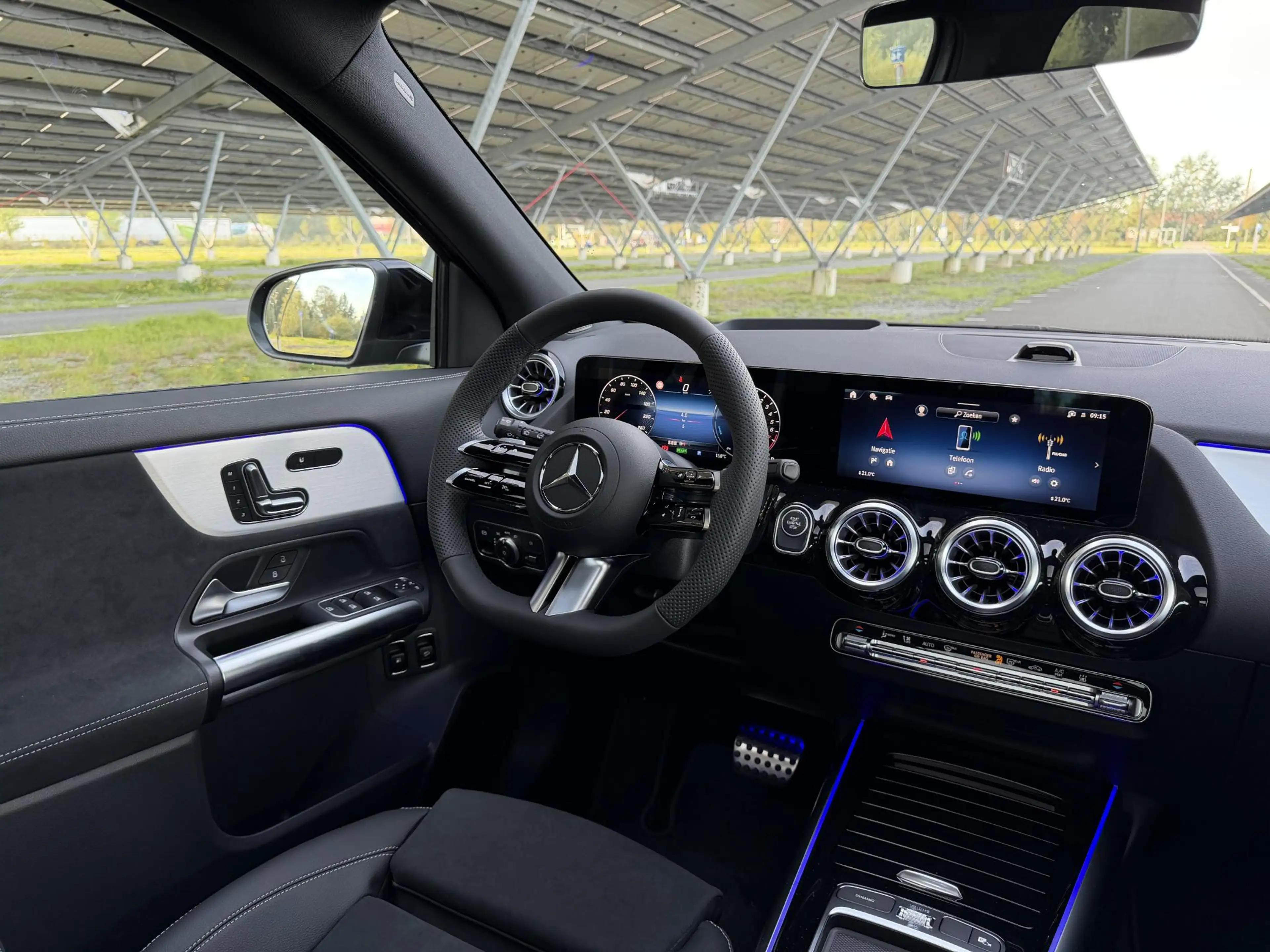 Mercedes-Benz GLA 250 e 140 Years Edition | AMG Line | Night | Panoramad — photo 12