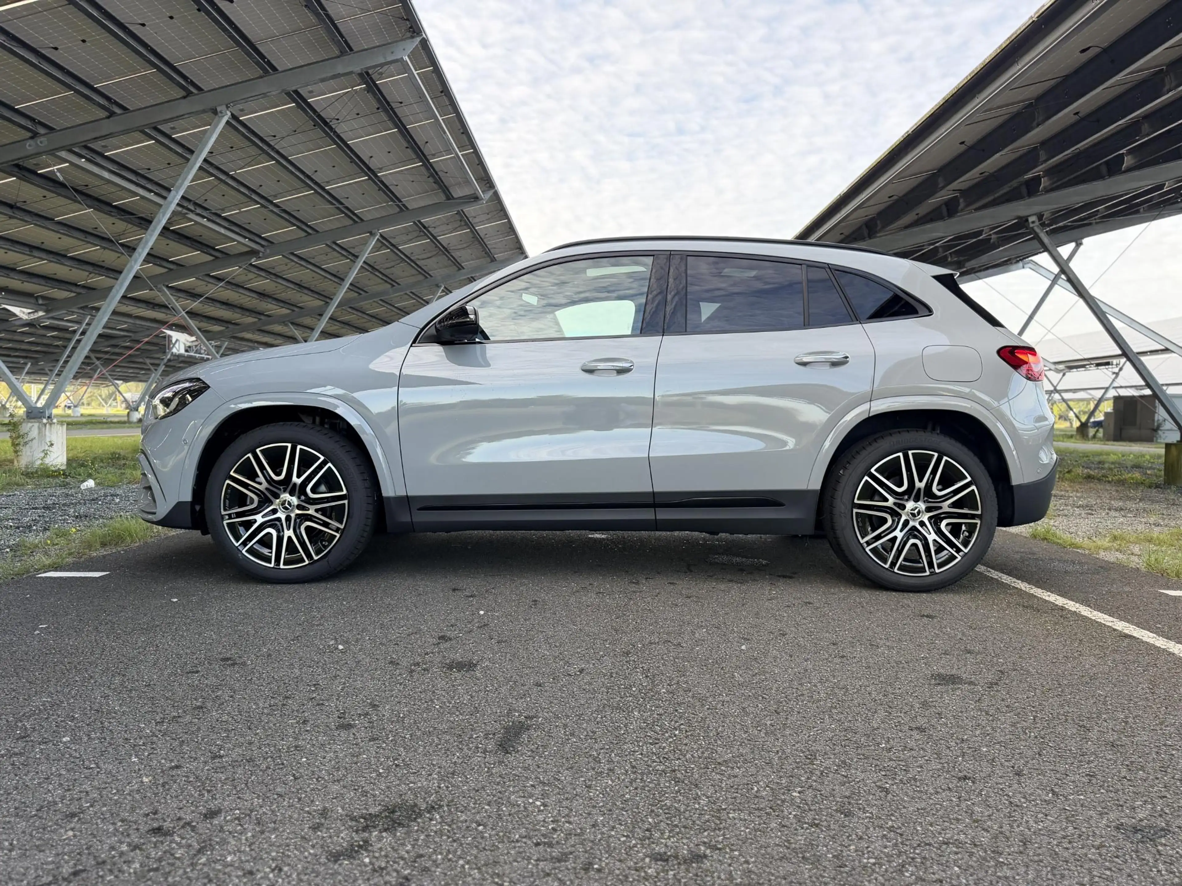 Mercedes-Benz GLA 250 e 140 Years Edition | AMG Line | Night | Panoramad — photo 8