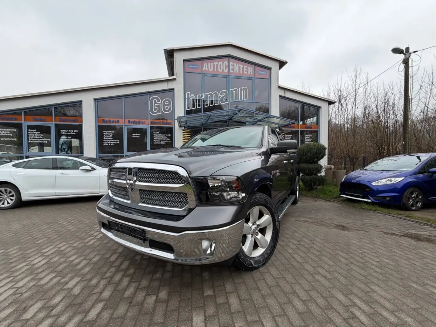 Dodge RAM 1500 5,7 HEMI 4+4 6 Sitzer Gris - 1