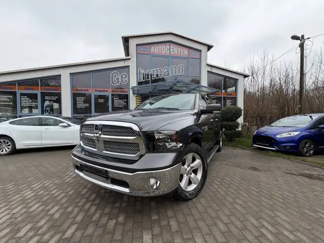 Dodge RAM 1500 5,7 HEMI 4+4 6 Sitzer