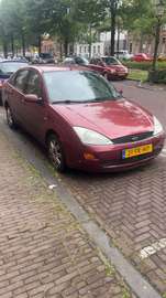 ford focus sedan 1.6-16 v 5 deurs