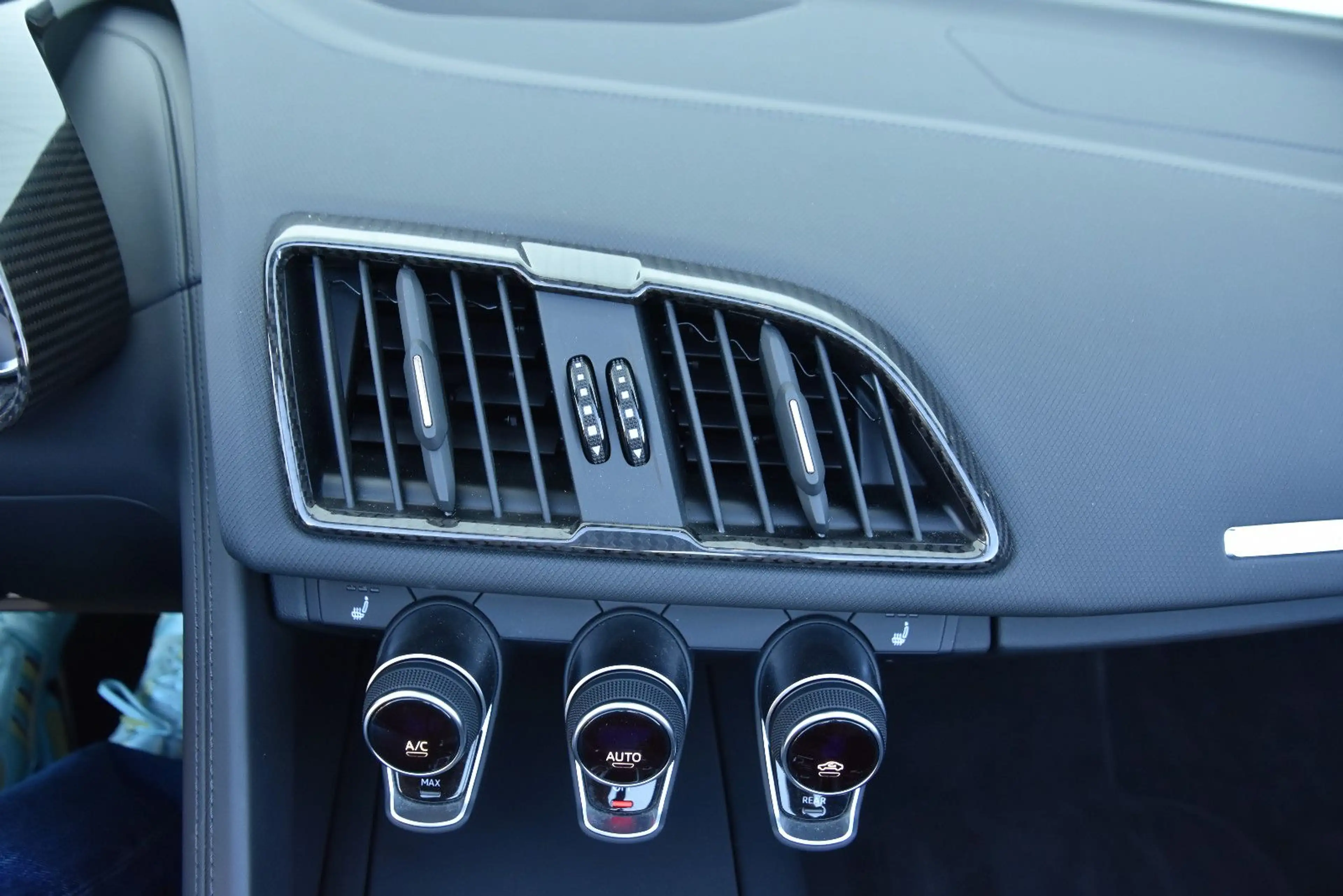 Audi R8 Spyder 5.2 FSI quattro performance — photo 15