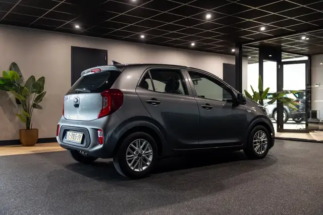 Kia Picanto view 3