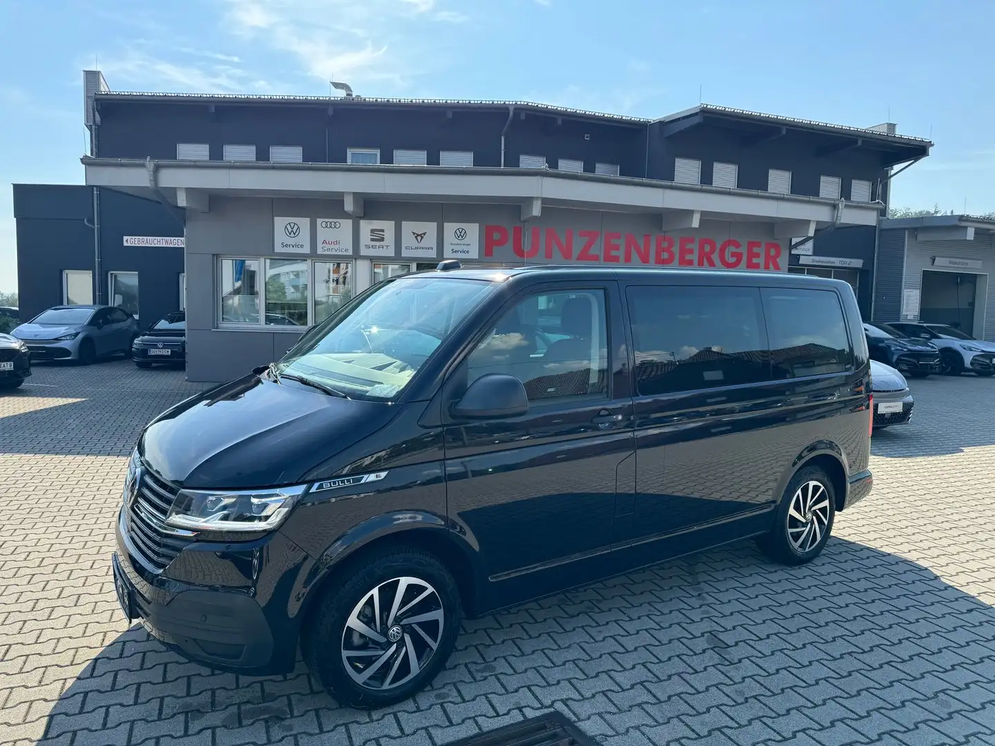 Volkswagen T6.1 Multivan VW T6.1 Multivan Trendline TDI Noir - 1