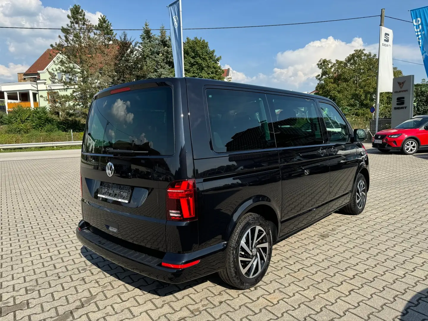 Volkswagen T6.1 Multivan VW T6.1 Multivan Trendline TDI Noir - 2
