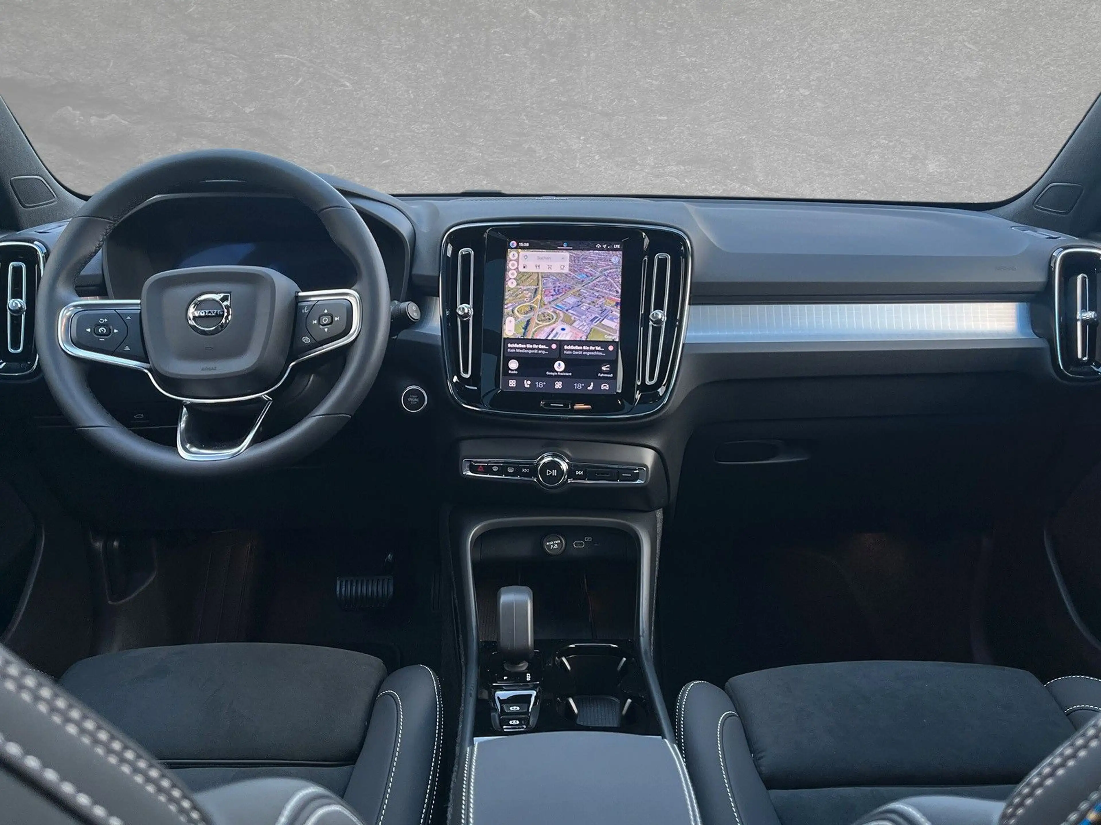 Volvo XC40 B3 Mild-Hybrid Ultra Black Edition ACC BLIS — photo 6