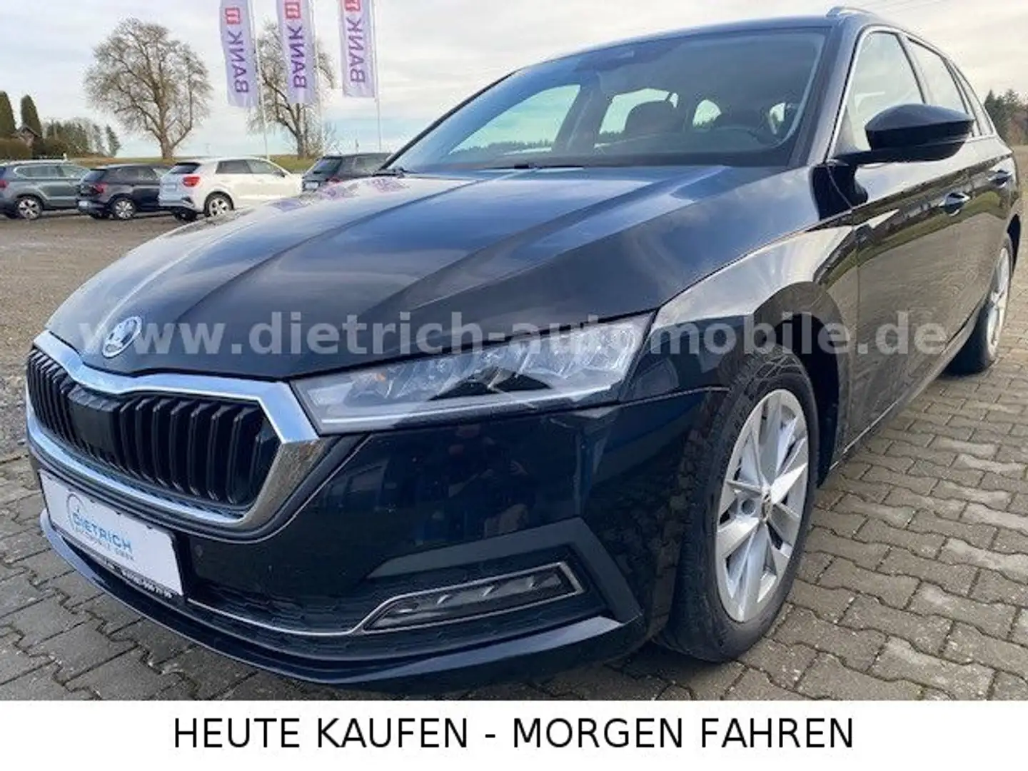 Skoda Octavia 2,0 TDi Combi Style 4x4 DSG LED PDC ACC Noir - 1