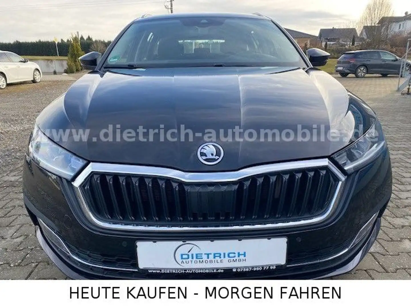 Skoda Octavia 2,0 TDi Combi Style 4x4 DSG LED PDC ACC Noir - 2