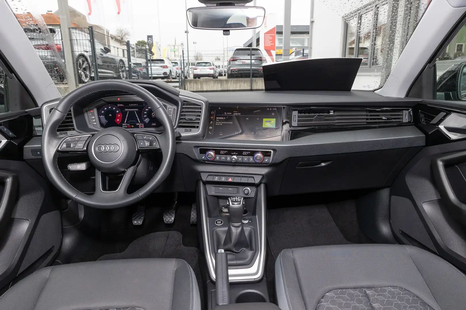 Audi A1 Sportback Advanced 30 TFSI(LED,sound,EPH,SHZ) Noir - 2