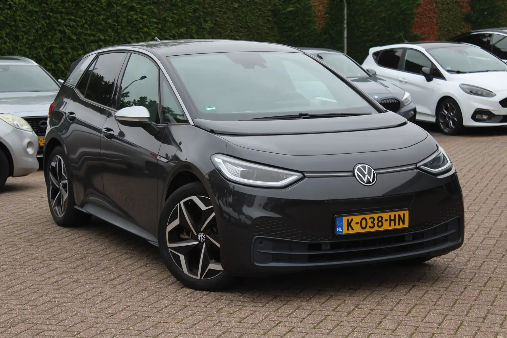 Volkswagen ID.3 First Plus 58 kWh / SoH 93% / Trekhaak / Camera / Grijs - 1