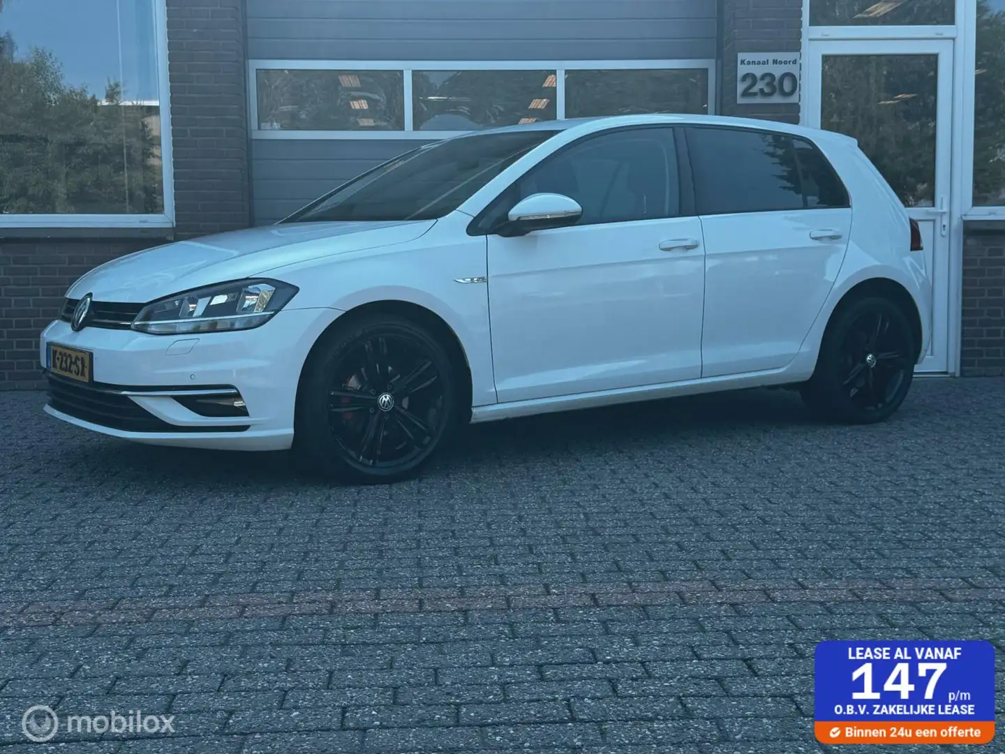 Volkswagen Golf 1.0 TSI AIRCO/MULTIMEDIA/PDC/MISTLAMPEN Wit - 1
