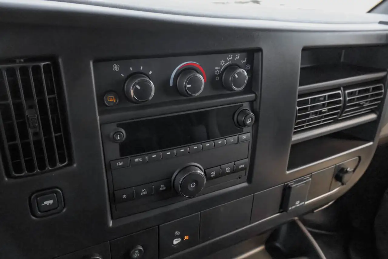 GMC Savana снимка GMC Savana