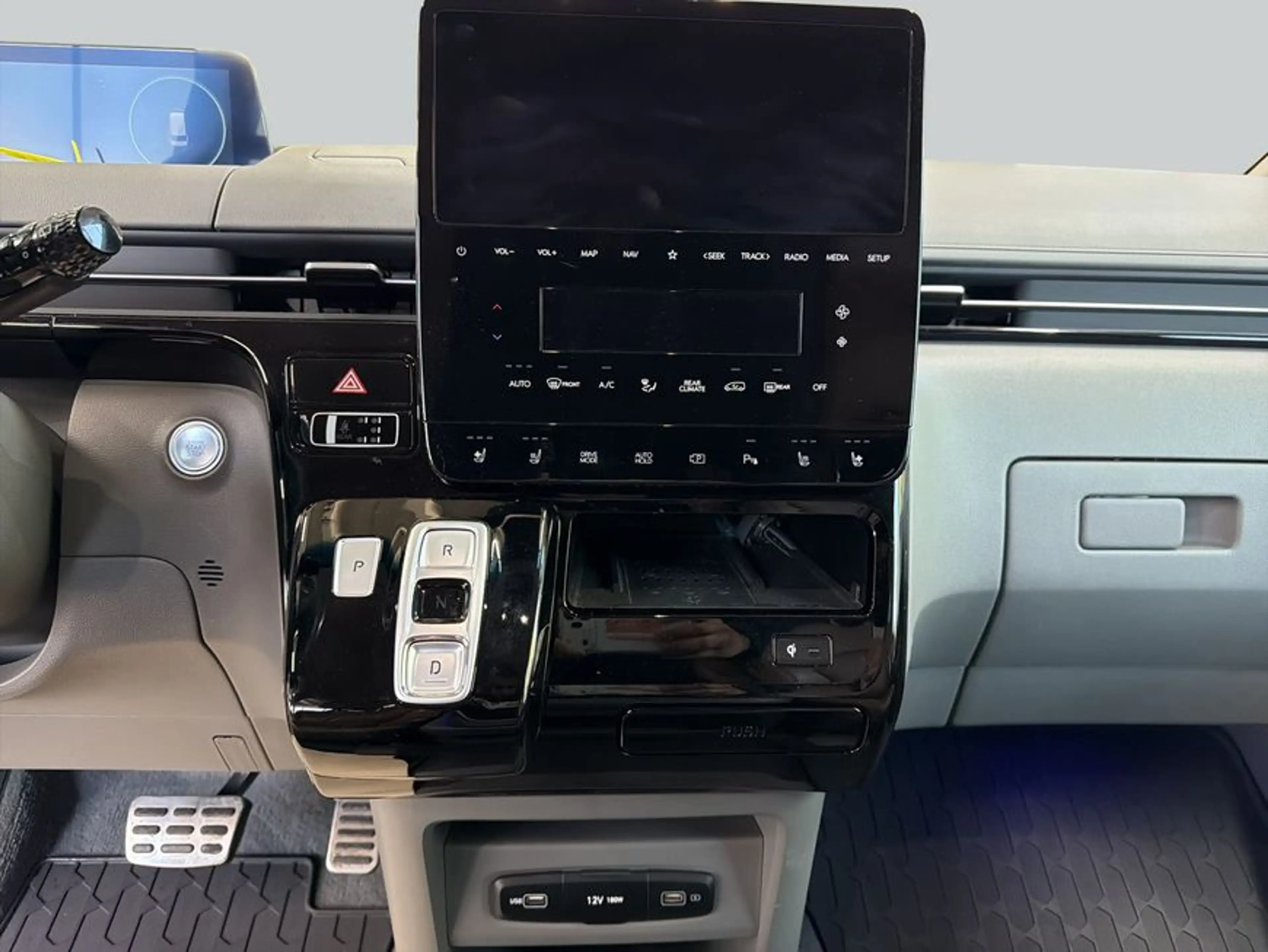 Hyundai STARIA STARIA 2.2 CRDi Allrad Signature — photo 14