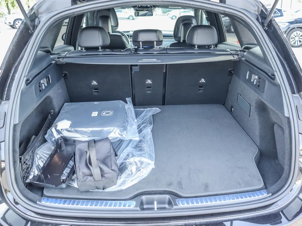 Mercedes-Benz GLC снимка Mercedes-Benz GLC