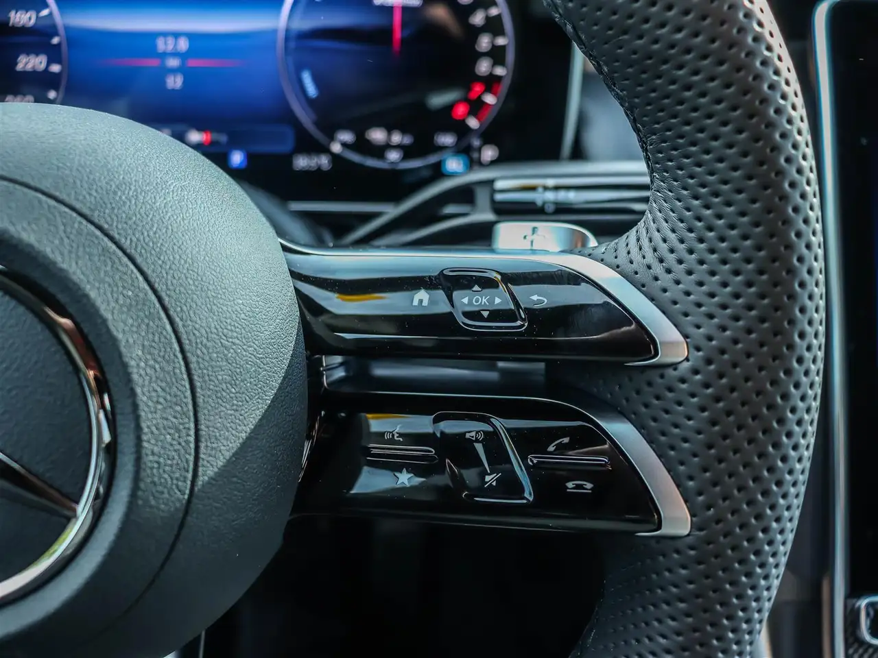 Mercedes-Benz GLC снимка Mercedes-Benz GLC