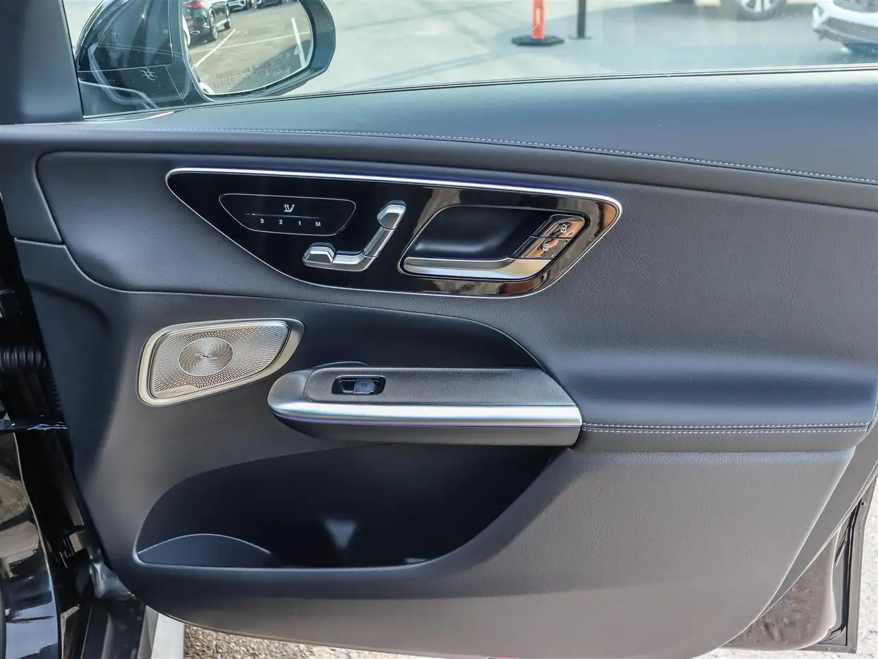 Mercedes-Benz GLC снимка Mercedes-Benz GLC