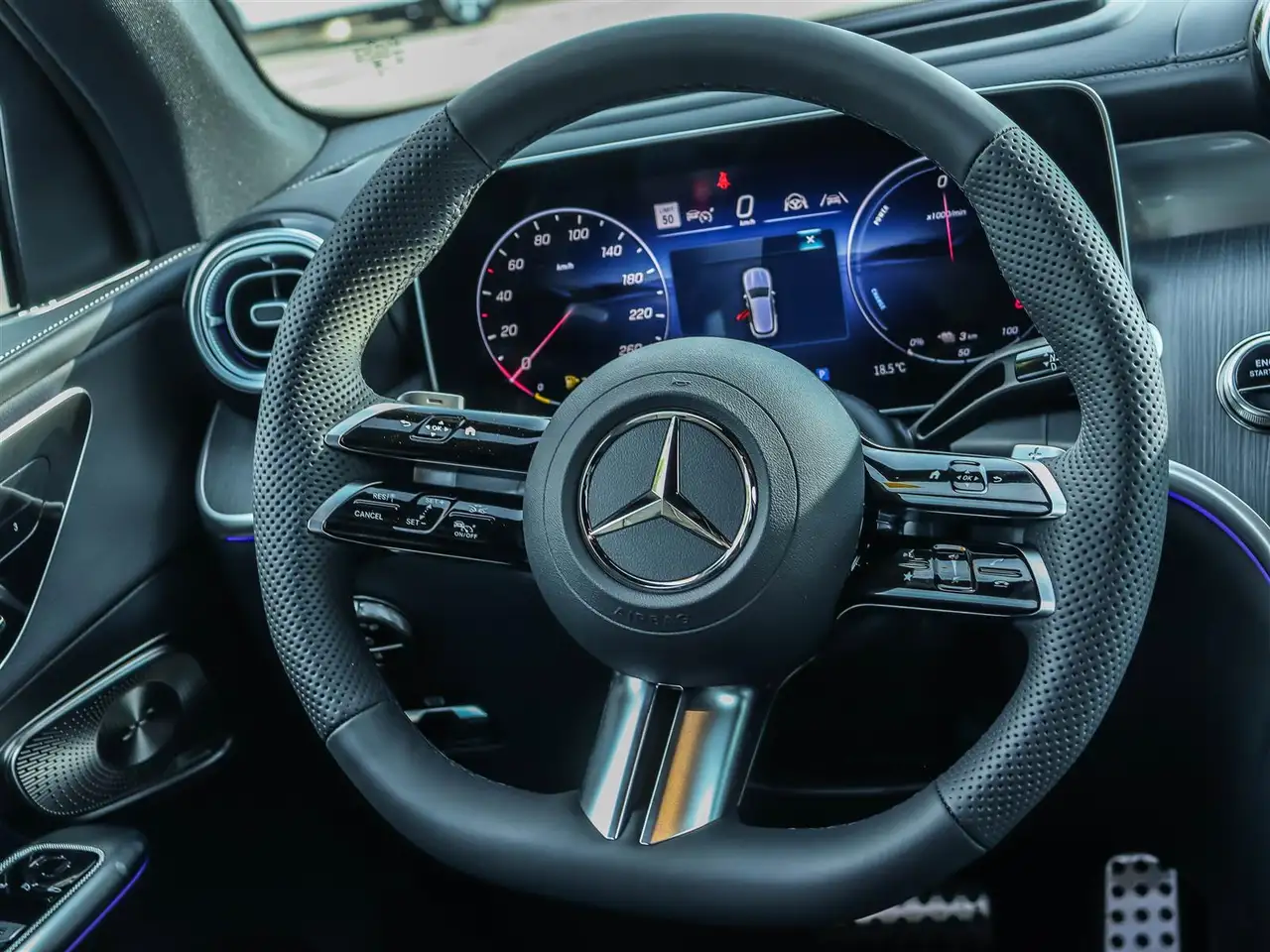 Mercedes-Benz GLC снимка Mercedes-Benz GLC