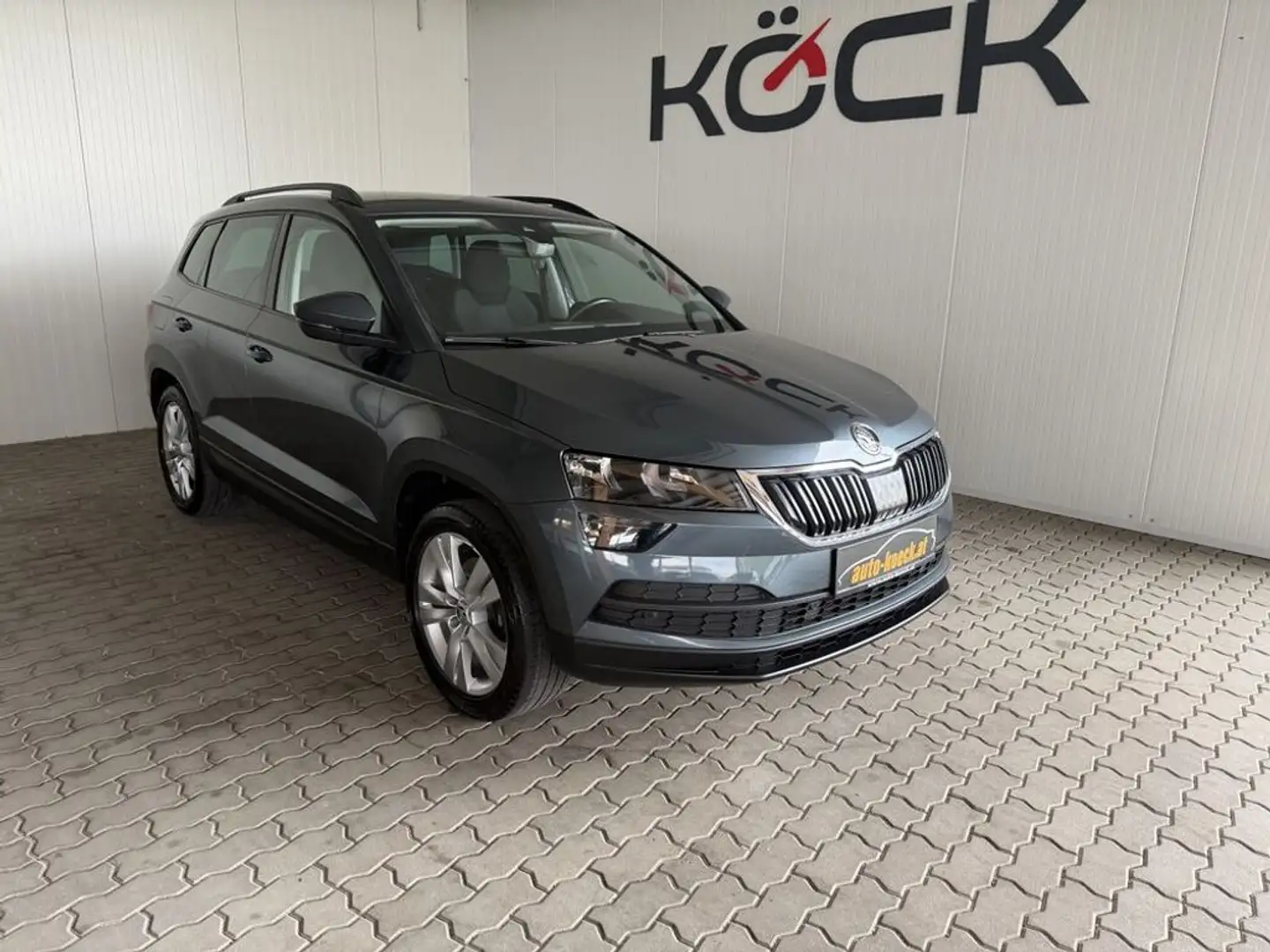 Skoda Karoq Style 4x4 AHV Grau - 1