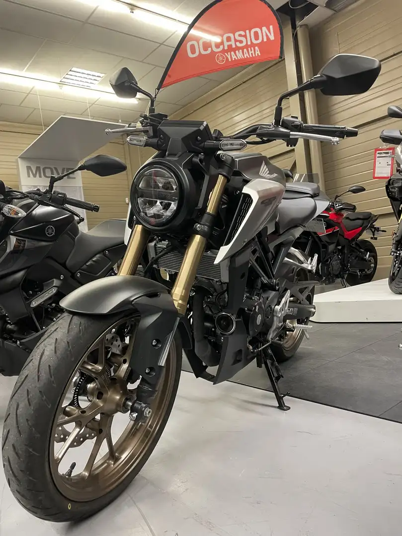 Honda CB 125 Gris - 2