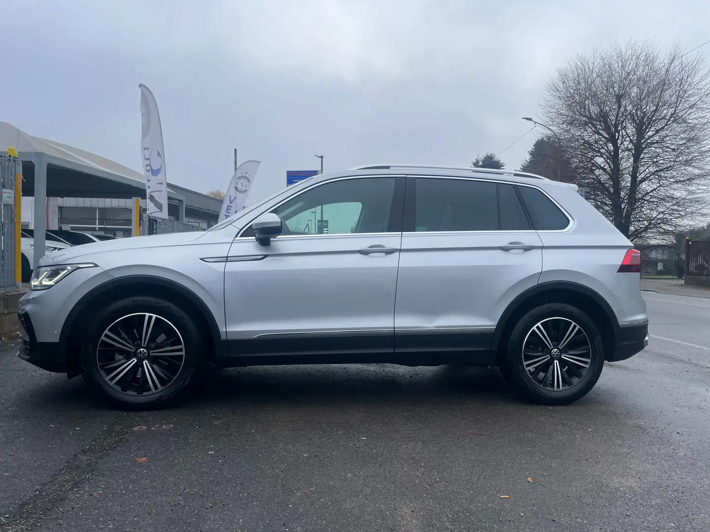 Volkswagen Tiguan Tiguan II 2021 1.5 tsi Elegance 150cv dsg Zilver - 2