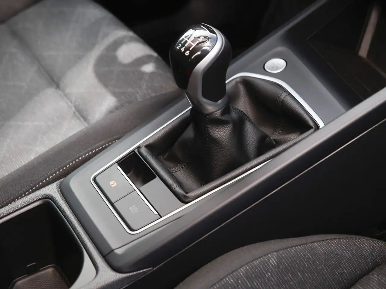 Volkswagen Golf VIII 2.0 TDI Life Navi/LED 8