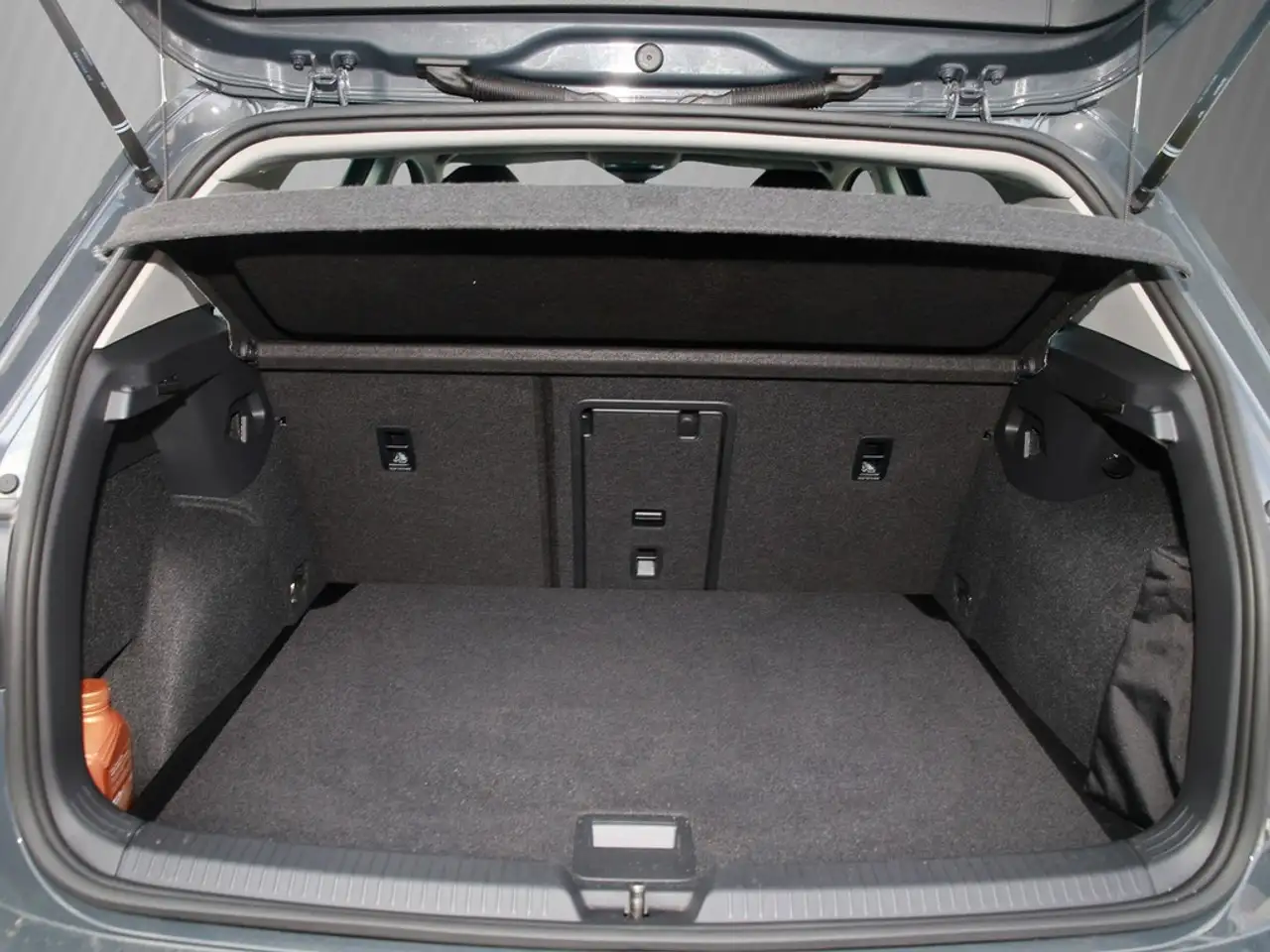 Volkswagen Golf VIII 2.0 TDI Life Navi/LED 6