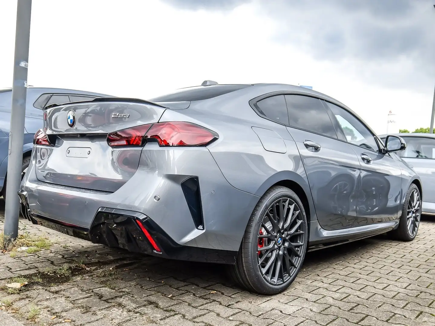 BMW 223 xDrive M Sport Pro 19" Panorama 360" CarPlay HuD Grau - 2