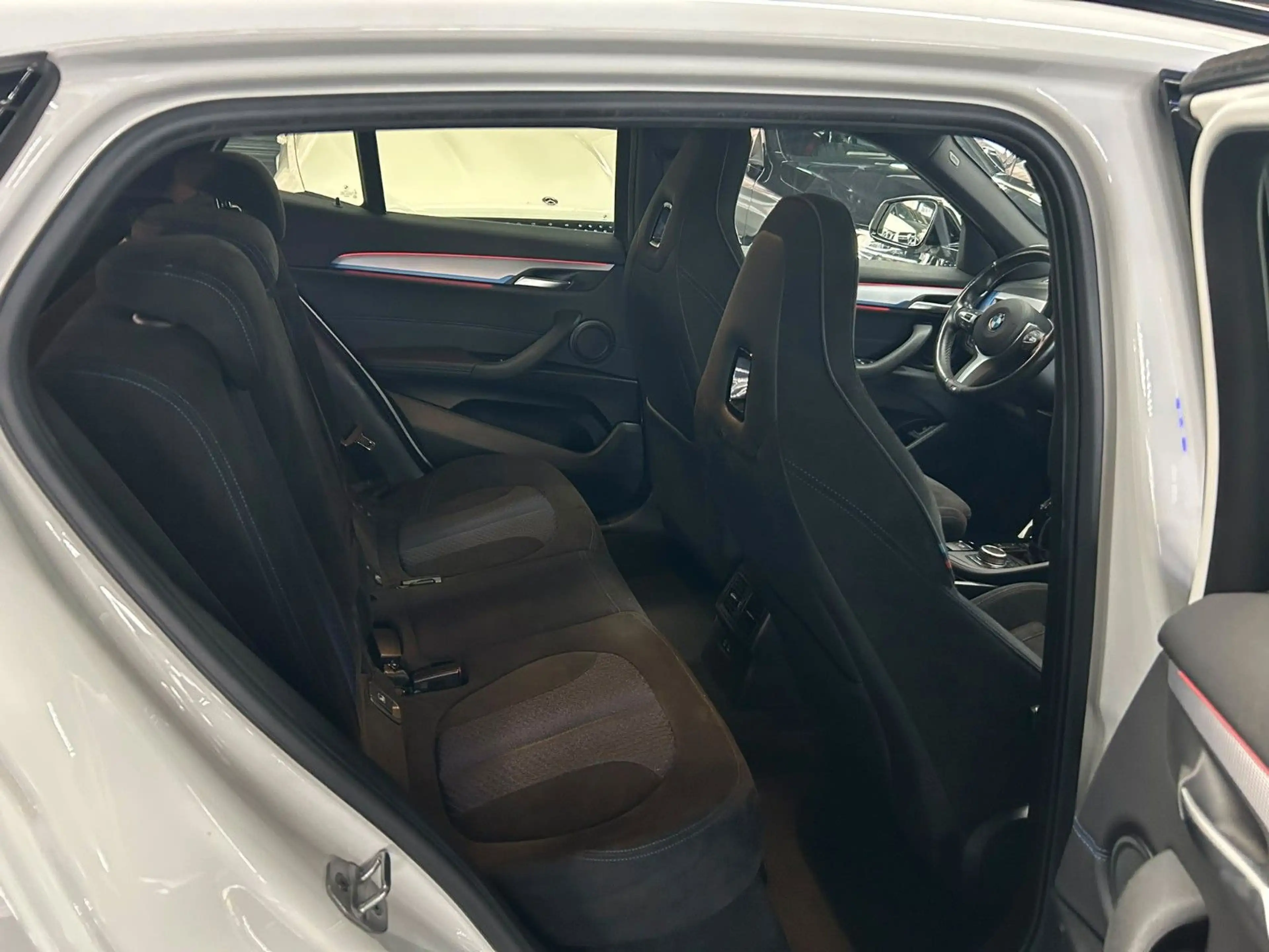 BMW X2 xDrive 18 d M SPORT*AHK*LED*ASSIST*NAVI*SHZ* — photo 15