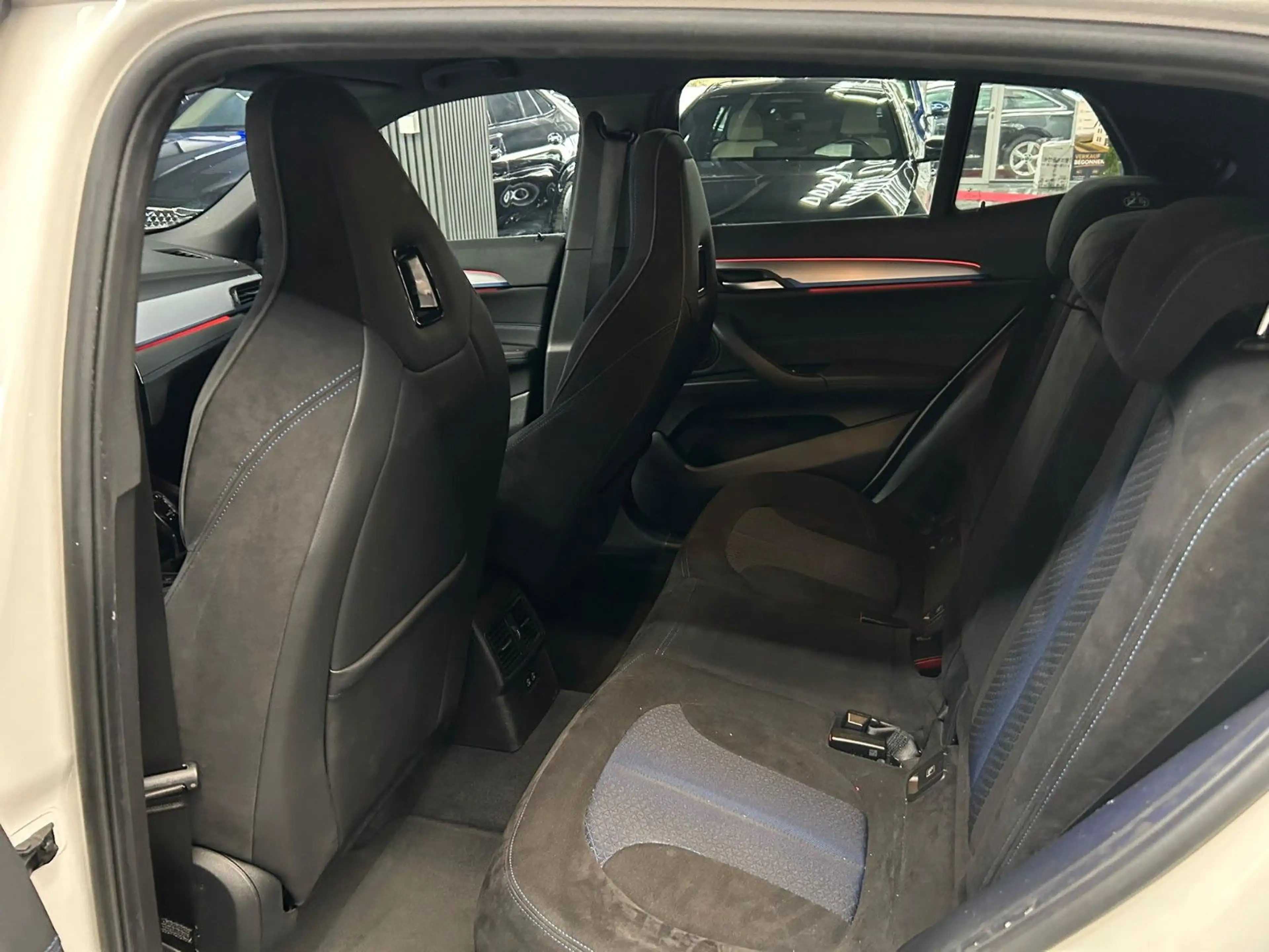 BMW X2 xDrive 18 d M SPORT*AHK*LED*ASSIST*NAVI*SHZ* — photo 13