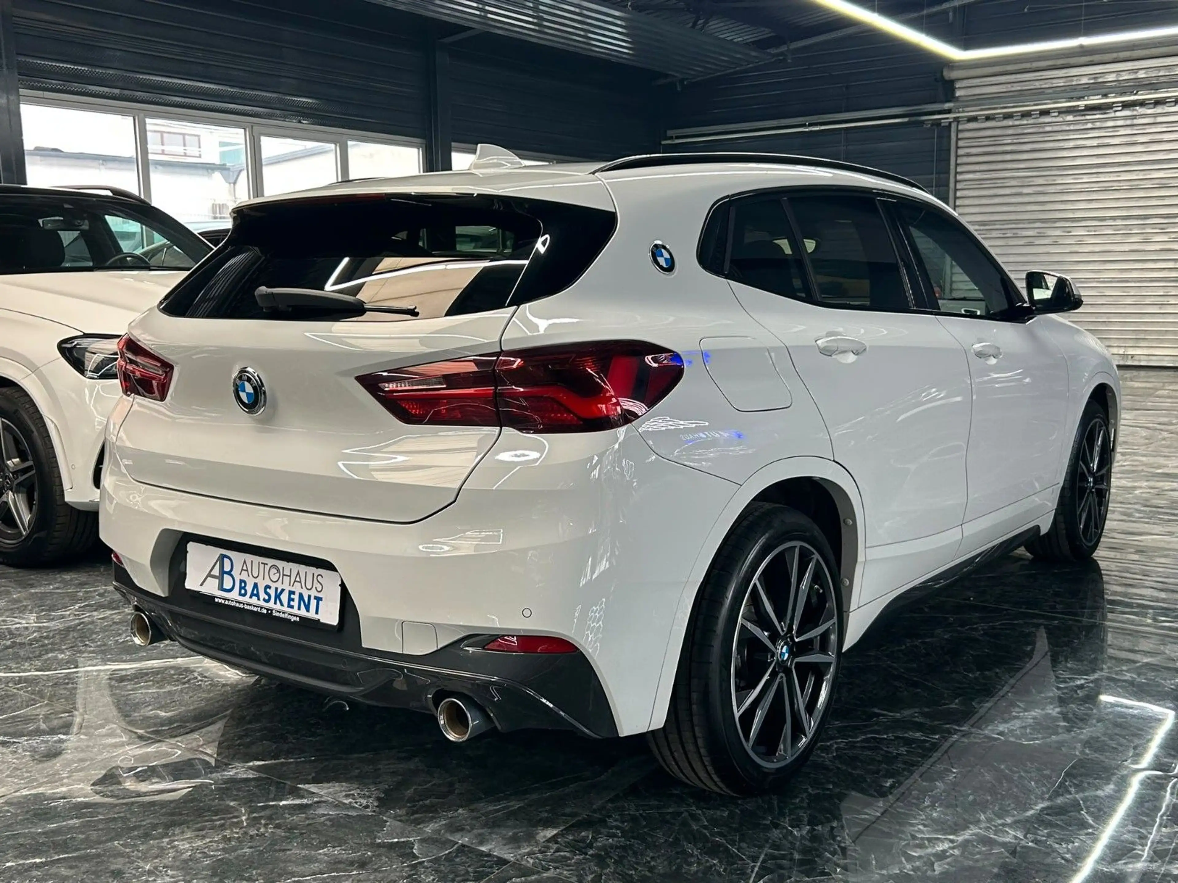 BMW X2 xDrive 18 d M SPORT*AHK*LED*ASSIST*NAVI*SHZ* — photo 5