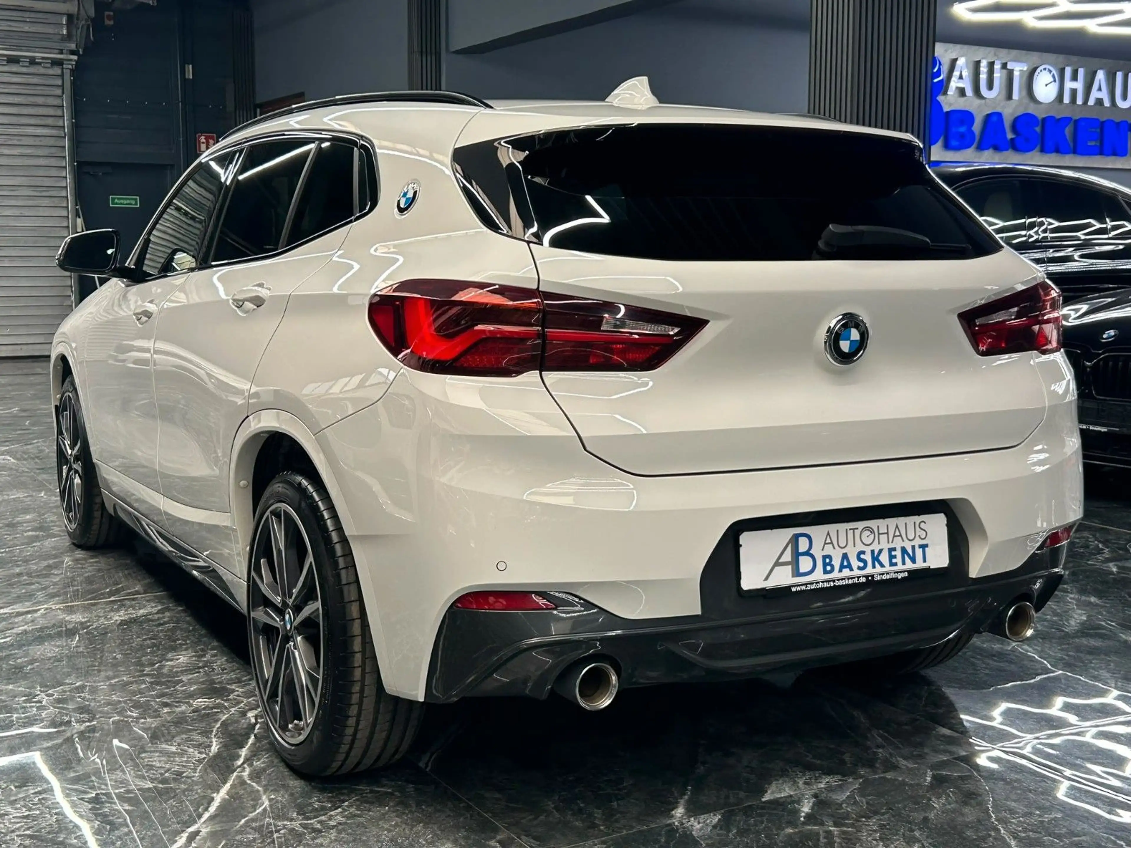 BMW X2 xDrive 18 d M SPORT*AHK*LED*ASSIST*NAVI*SHZ* — photo 4