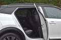 Peugeot e-2008 EV GT-Line 50 kWh | Pano | Camera | Keyless | DAB Weiß - thumbnail 35