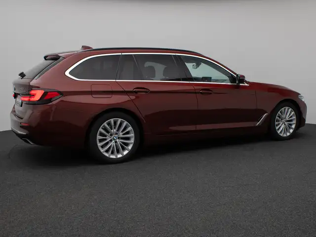 BMW 5 Series view 6