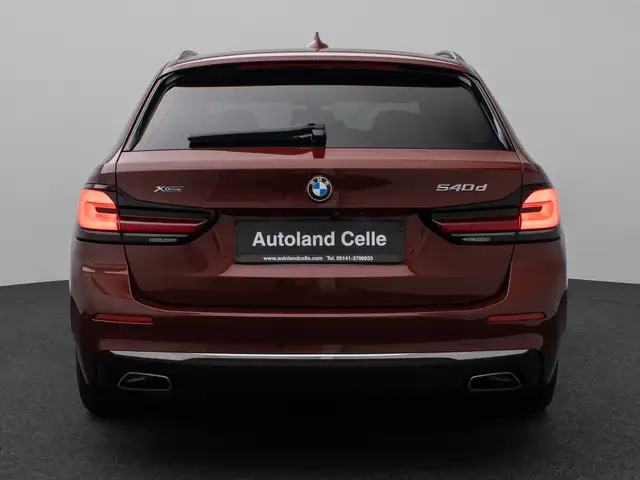 BMW 5 Series view 8