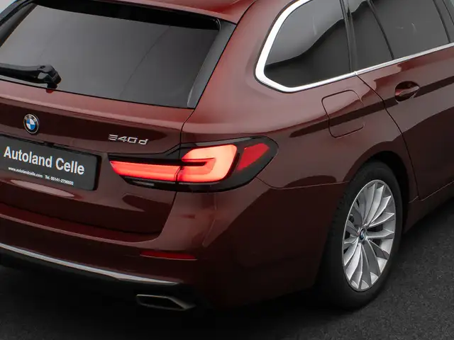 BMW 5 Series view 16