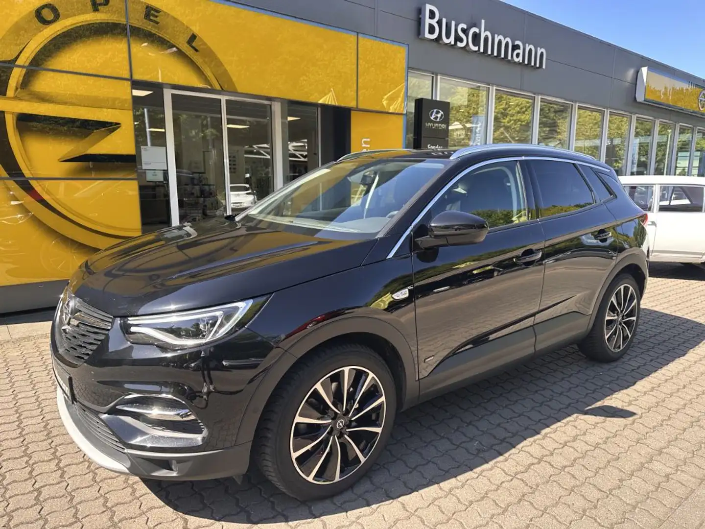 Opel Grandland X Plug-in-Hybrid 1.6 DI Aut Ultimate Zwart - 1