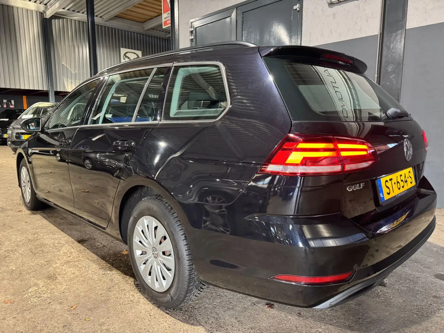 Volkswagen Golf Variant 1.0 TSI Trendline 2e Eigenaar NAP Zwart - 2