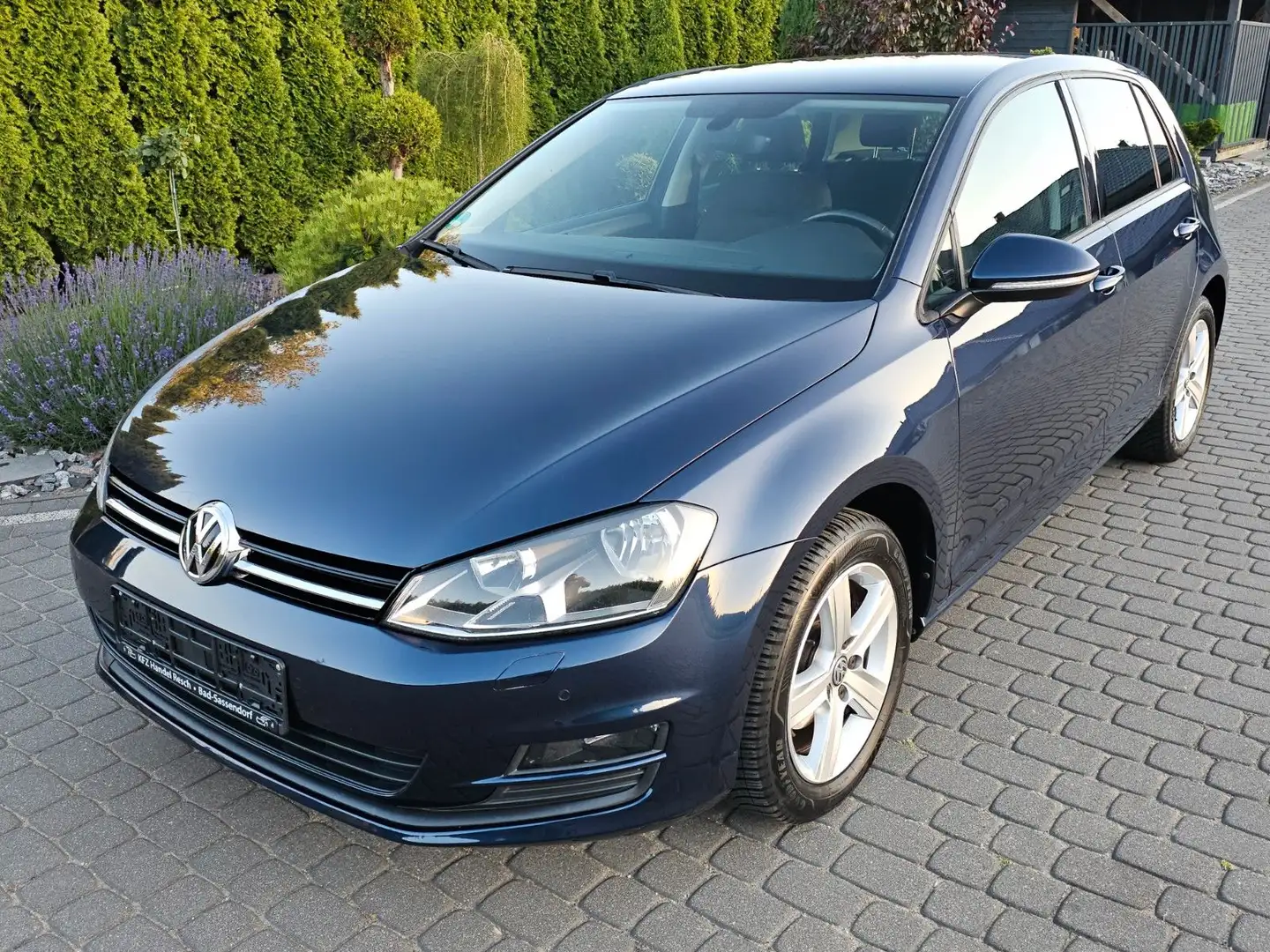 Volkswagen Golf VII Lim. Comfortline BMT Blau - 1